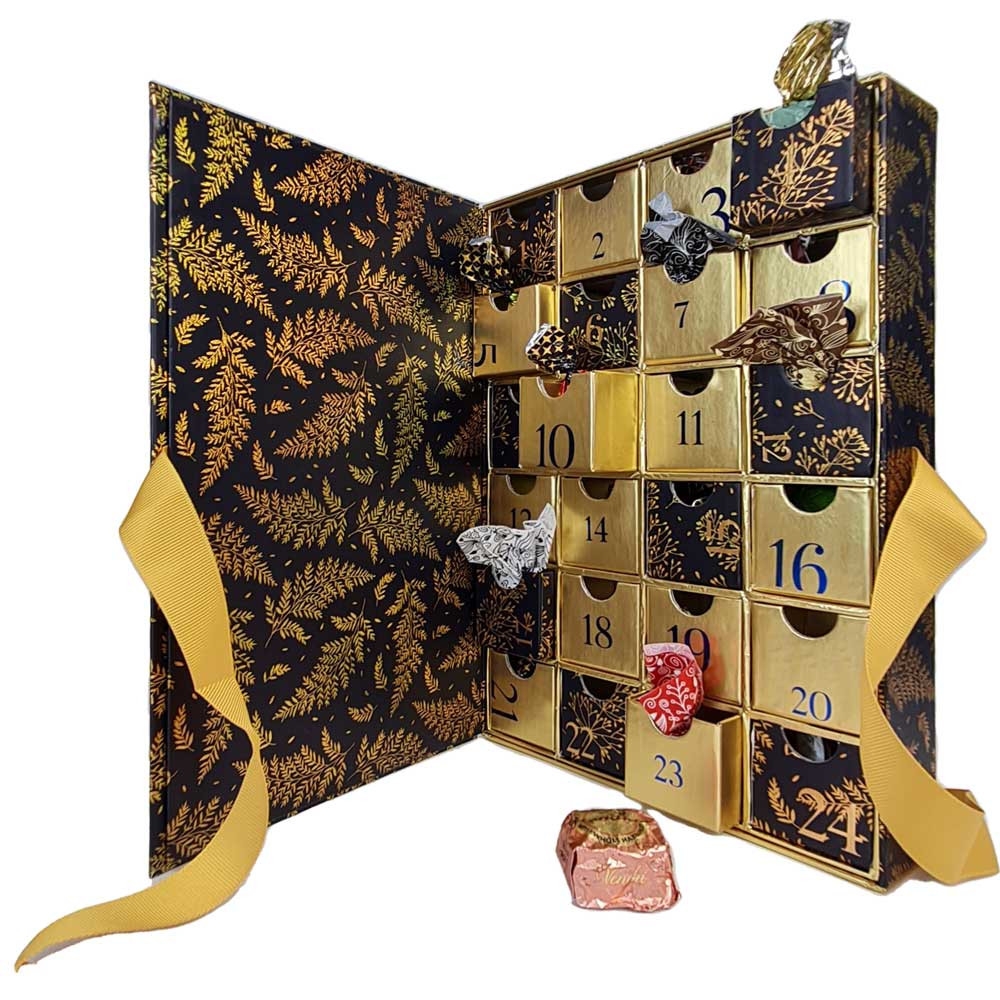 Elegante Calendario De Adviento Con Chocolates Cremosos Elegante Calendario De Adviento Con Chocolates Cremosos