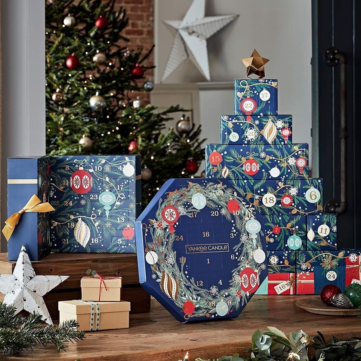 Yankee Candle Calendrier De L Avent Couronne Coffret Cadeau De Bougies Parfum es De No l 24 Bougies Chauffe plat Et 1 Bougeoir En Verre Collection Compte Rebours Jusqu No l Amazon ca Maison