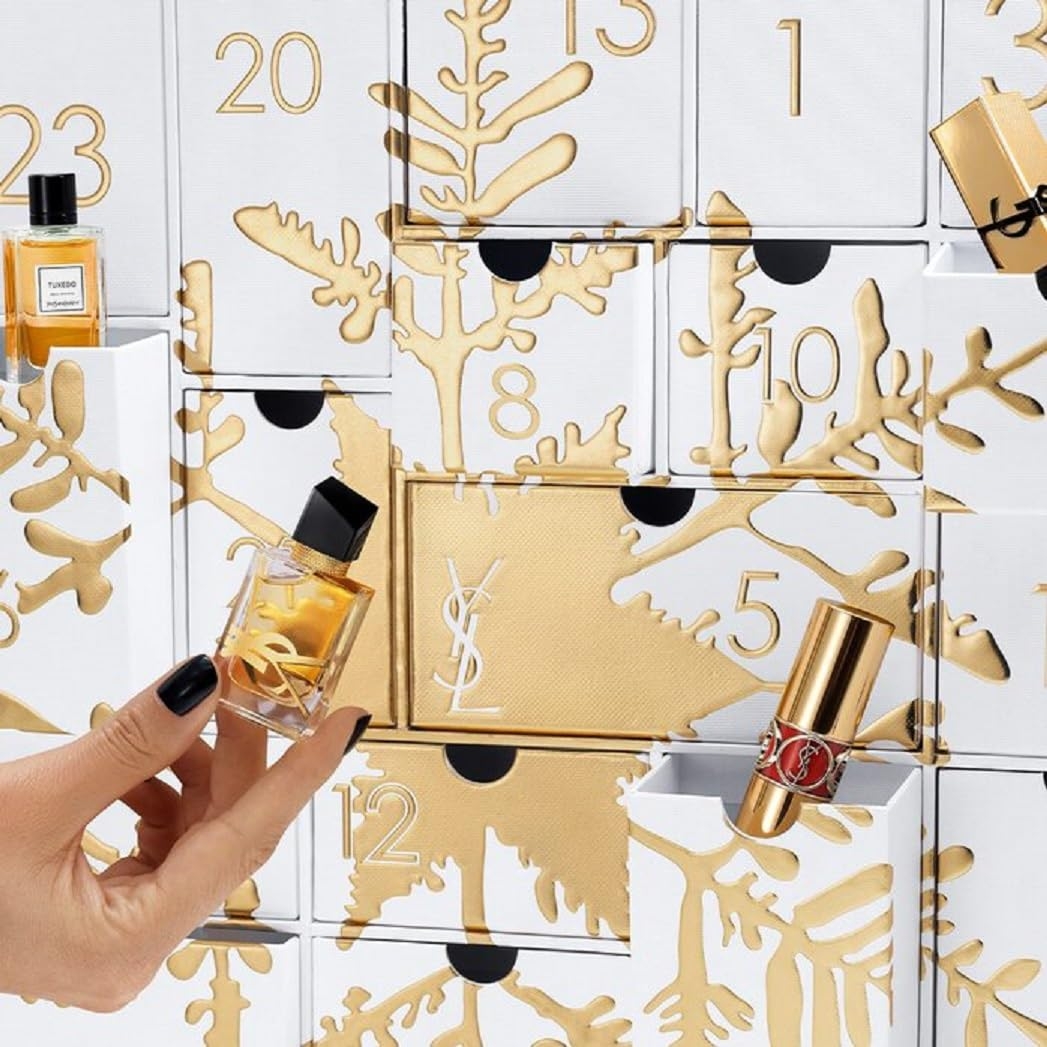YVES SAINT LAURENT Calendrier De L Avent 2023 Pour Femme Valeur Marchandise 750 Beaut Cosm tique Calendrier De L Avent 24 Cadeaux Soins Calendrier De No l Femme Calendrier De L Avent Femme Amazon fr 